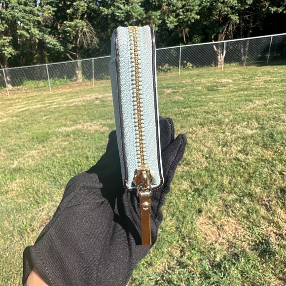 Kate Spade Long Zip Wallet Light Robin’s Egg Blue Leather Gold Hardware Preloved - Picture 5 of 13